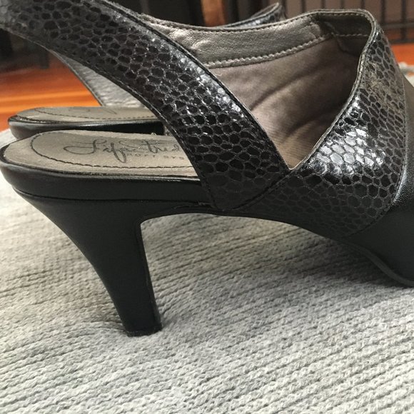LifeStride Black Heels - Picture 2 of 3